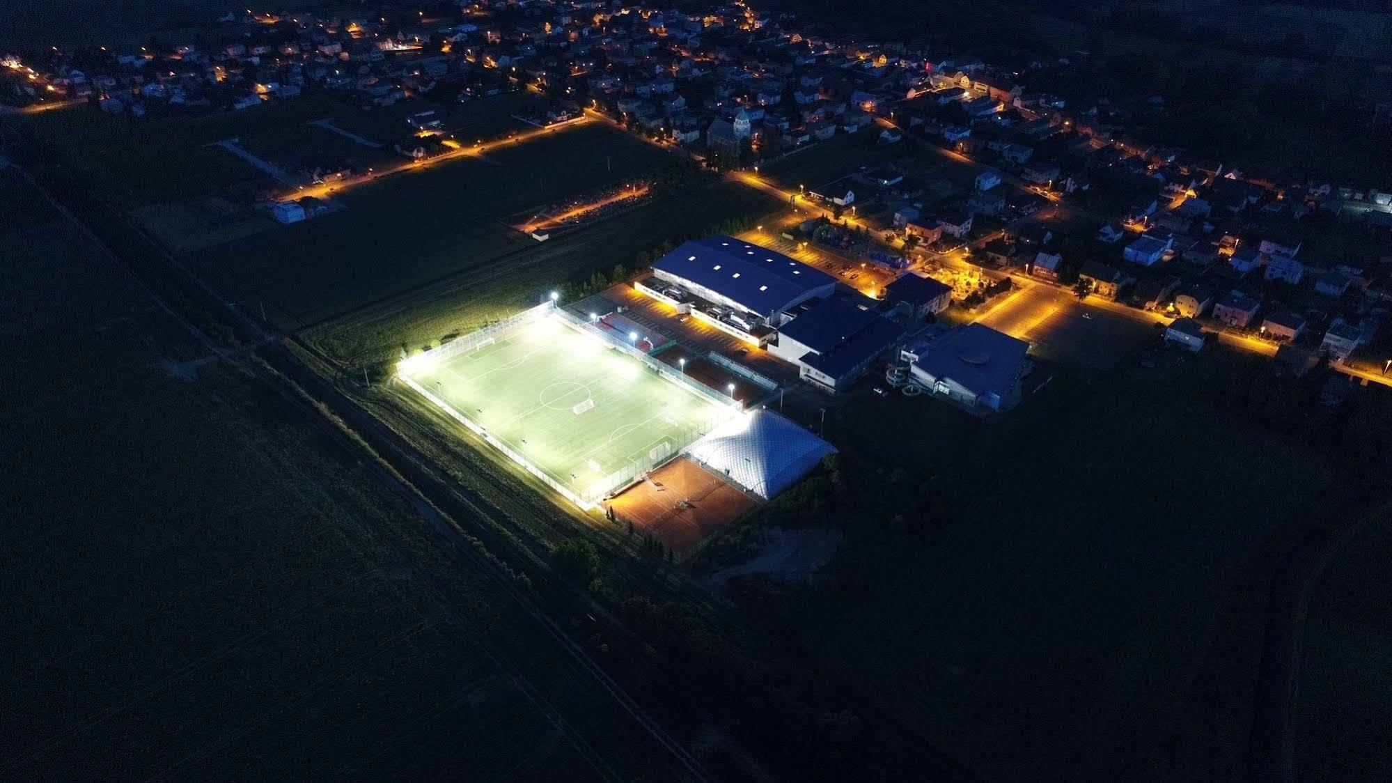 ホテル Buly Arena Kravaře エクステリア 写真